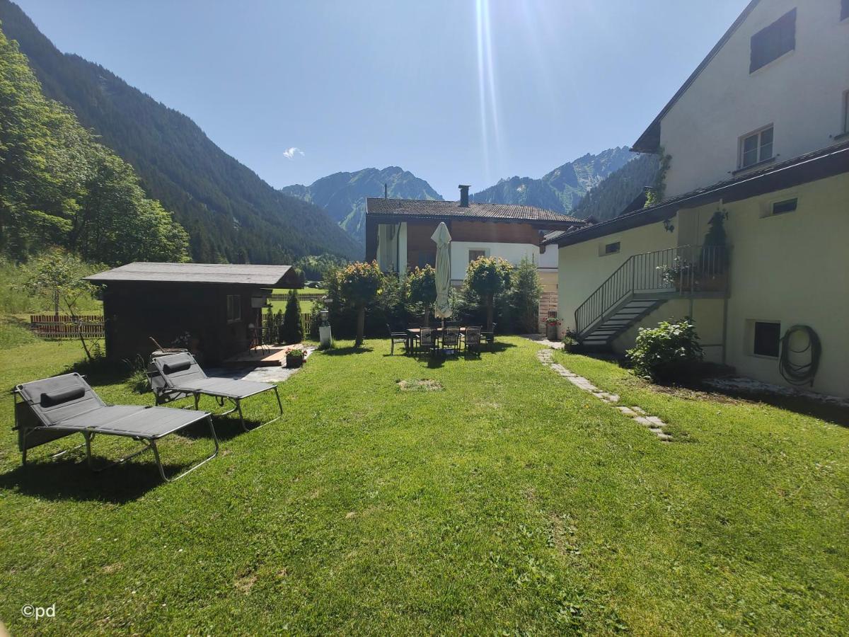 Alpenchalet Dona Partenen Exterior photo